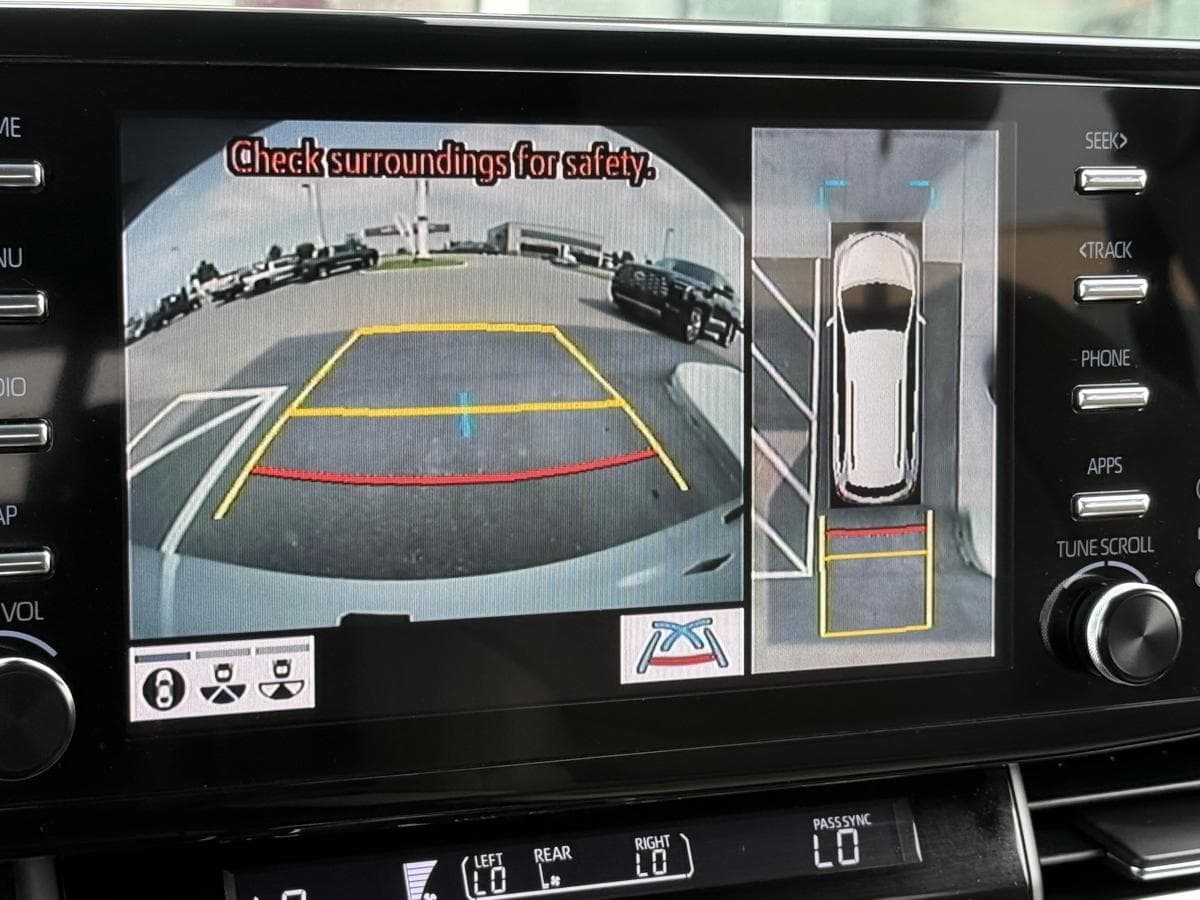 Toyota Sienna Limited 2024 — photo 13