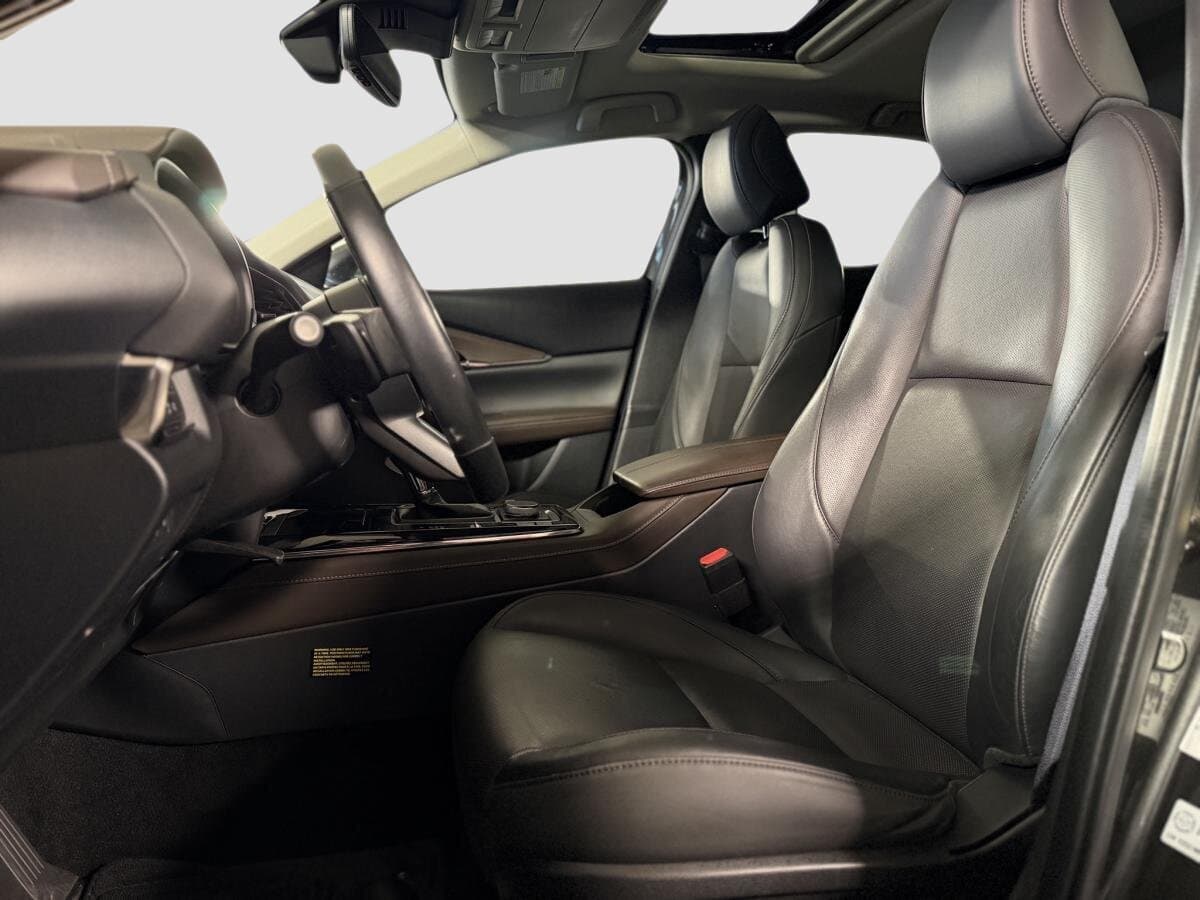 Mazda CX-30 GT 2023 — photo 14