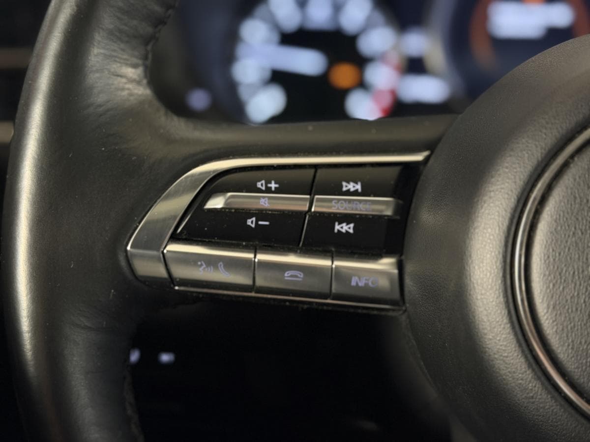Mazda CX-30 GT 2023 — photo 18