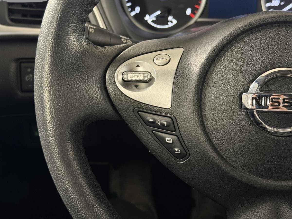 Nissan Sentra 4dr Sdn CVT SR 2016 — photo 14