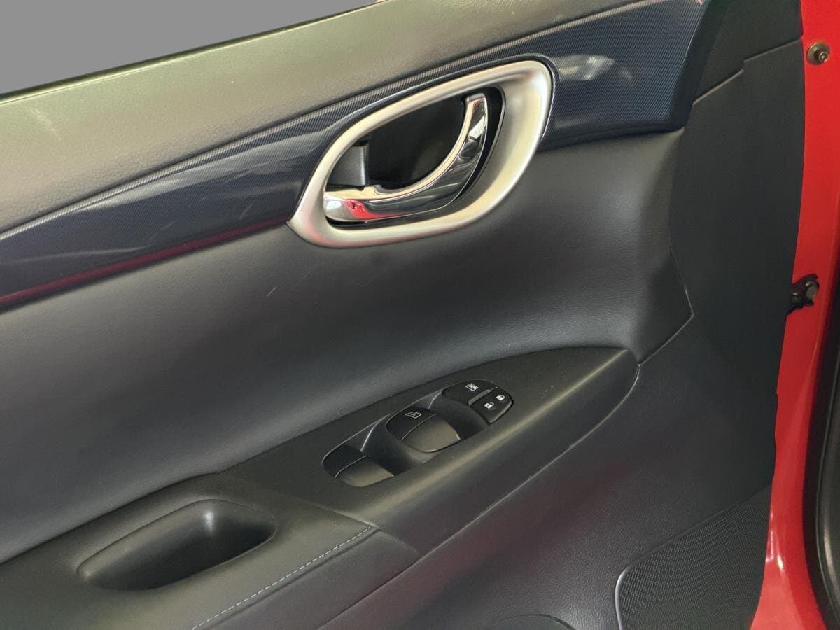 Nissan Sentra 4dr Sdn CVT SR 2016 — photo 9