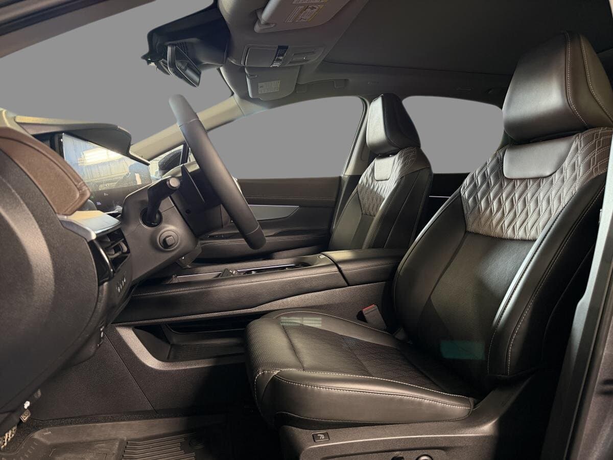 Nissan Murano AWD Platinum 2025 — photo 10