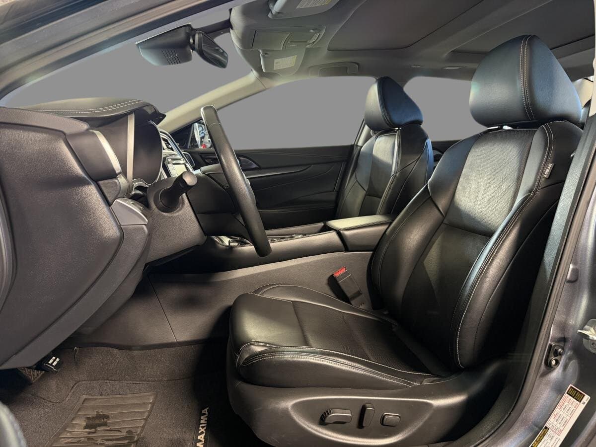 Nissan Maxima SL Sedan 2023 — photo 10