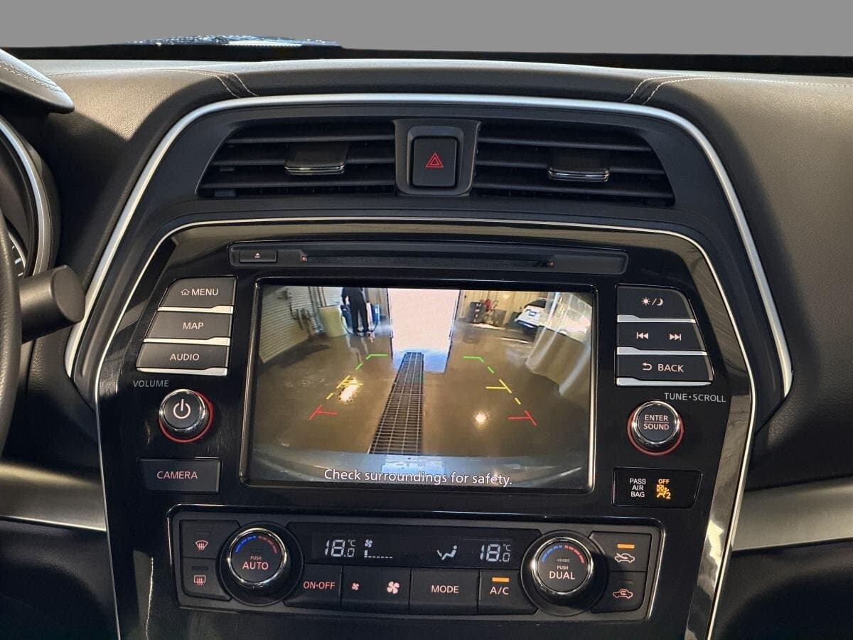Nissan Maxima SL Sedan 2023 — photo 19