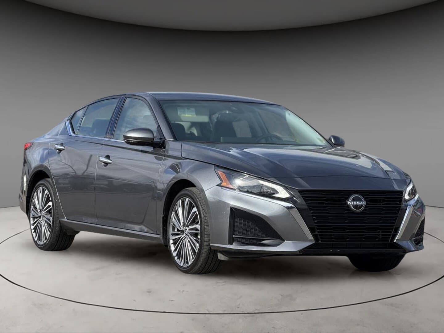 Nissan Altima Platinum AWD 2024 — photo 2
