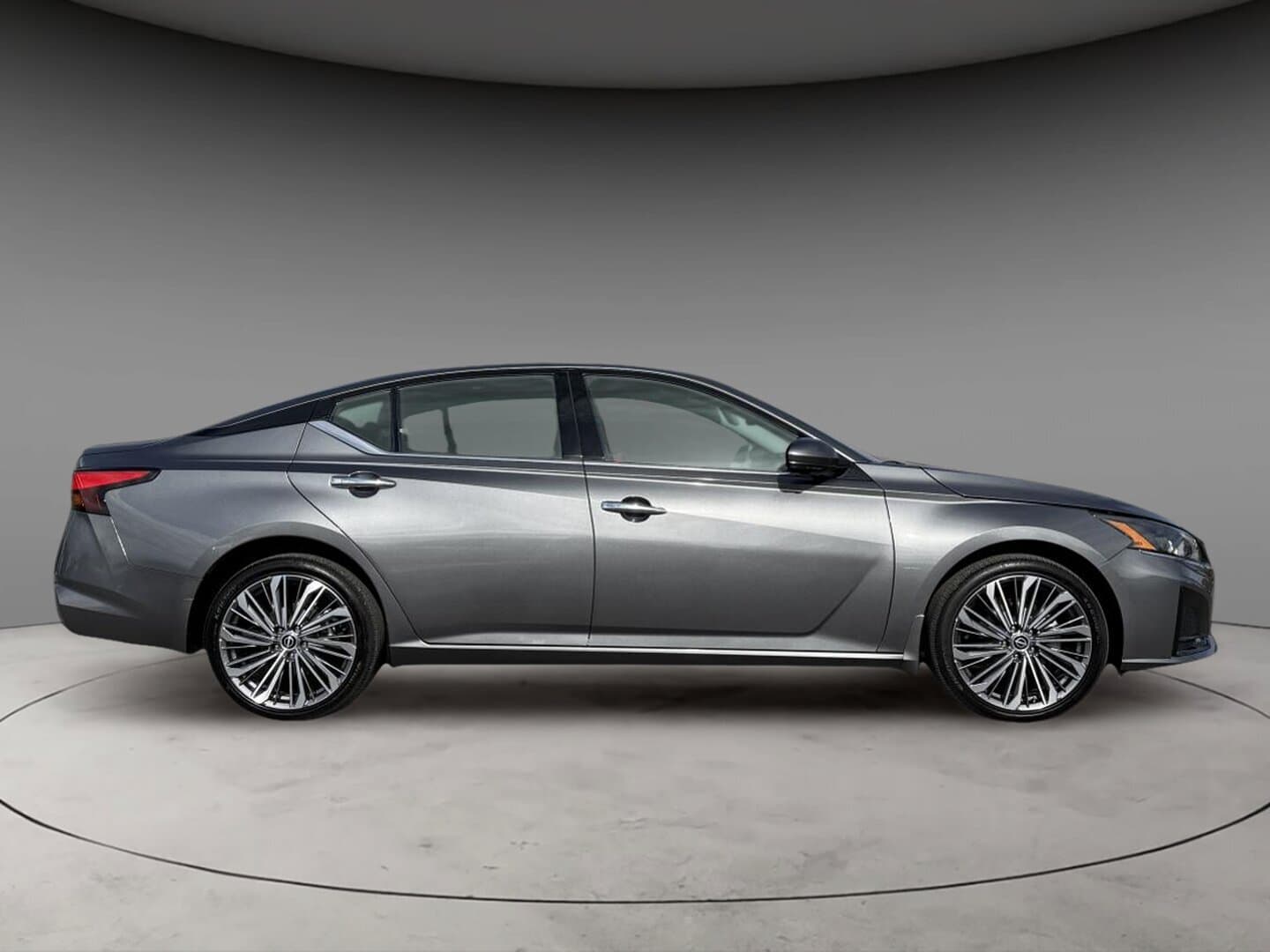 Nissan Altima Platinum AWD 2024 — photo 5