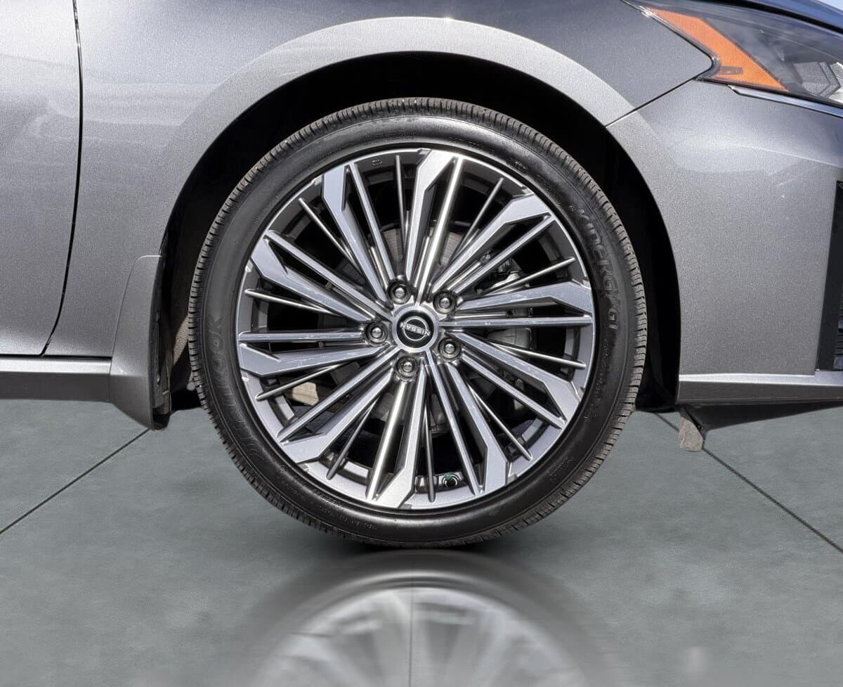 Nissan Altima Platinum AWD 2024 — photo 7