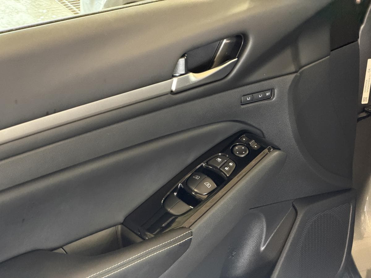 Nissan Altima Platinum AWD 2024 — photo 9