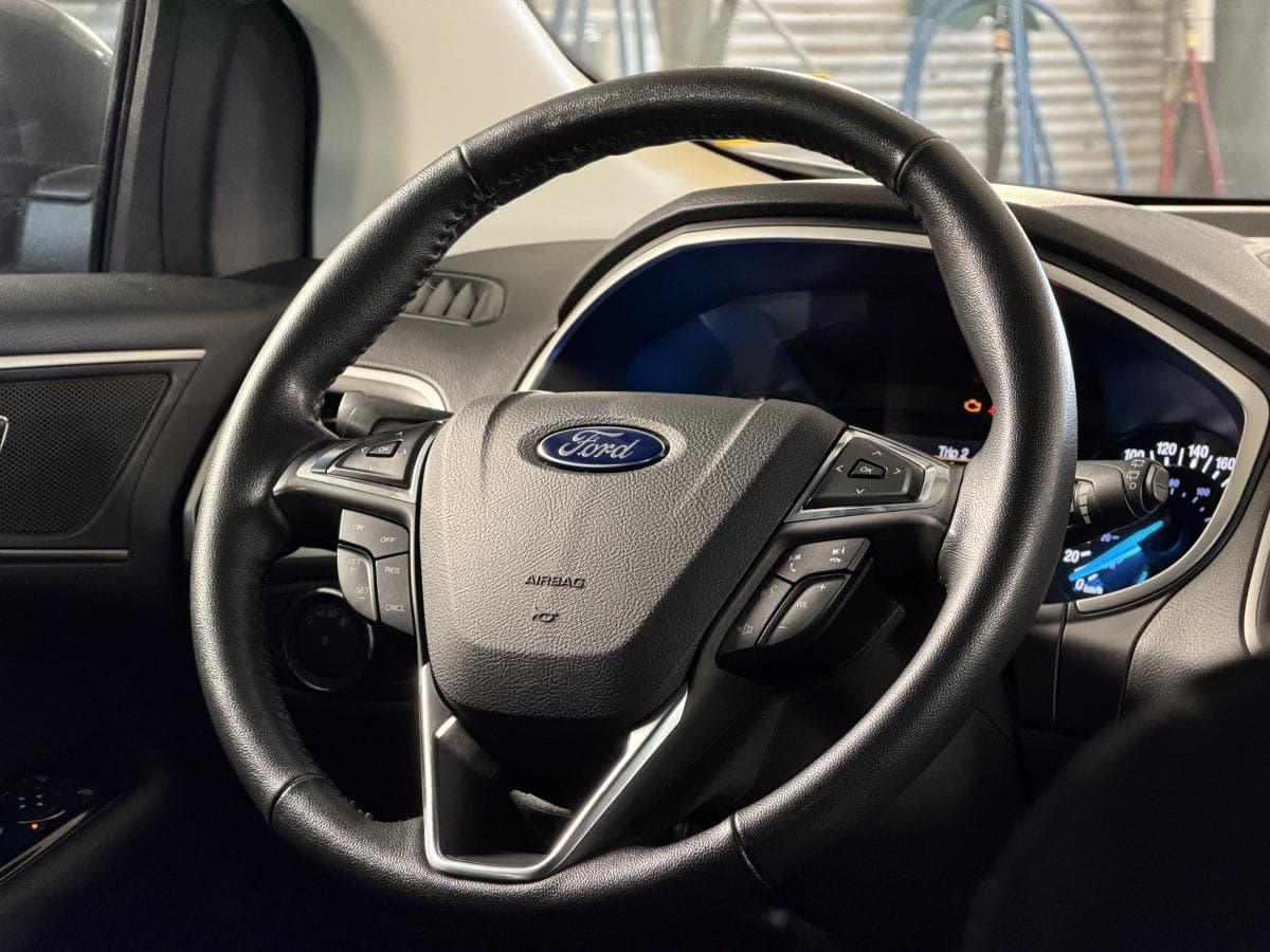 Ford Edge 4dr SEL AWD 2017 — photo 13