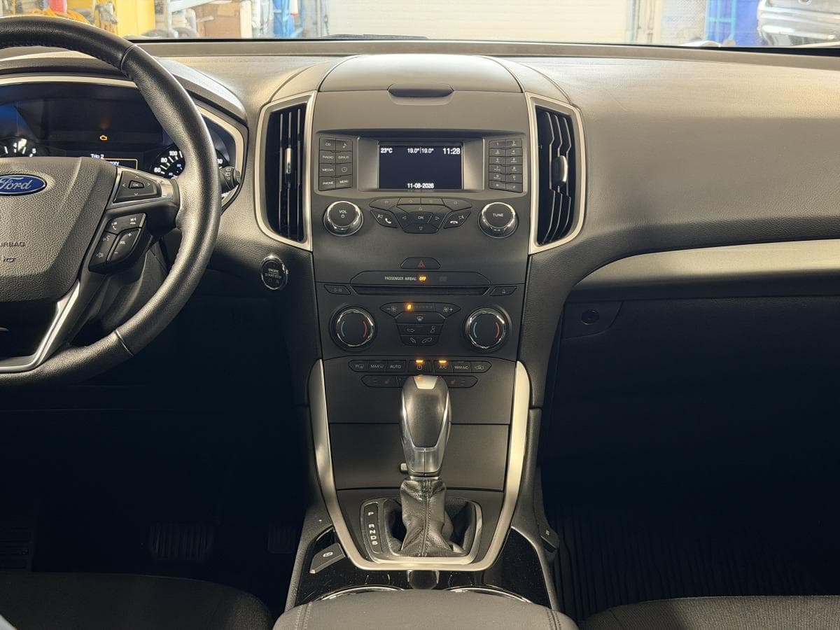 Ford Edge 4dr SEL AWD 2017 — photo 17
