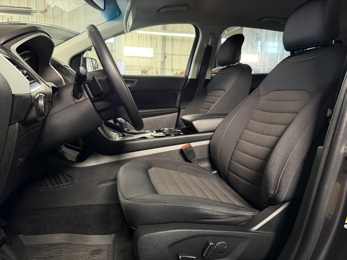Ford Edge 4dr SEL AWD 2017 — photo 9