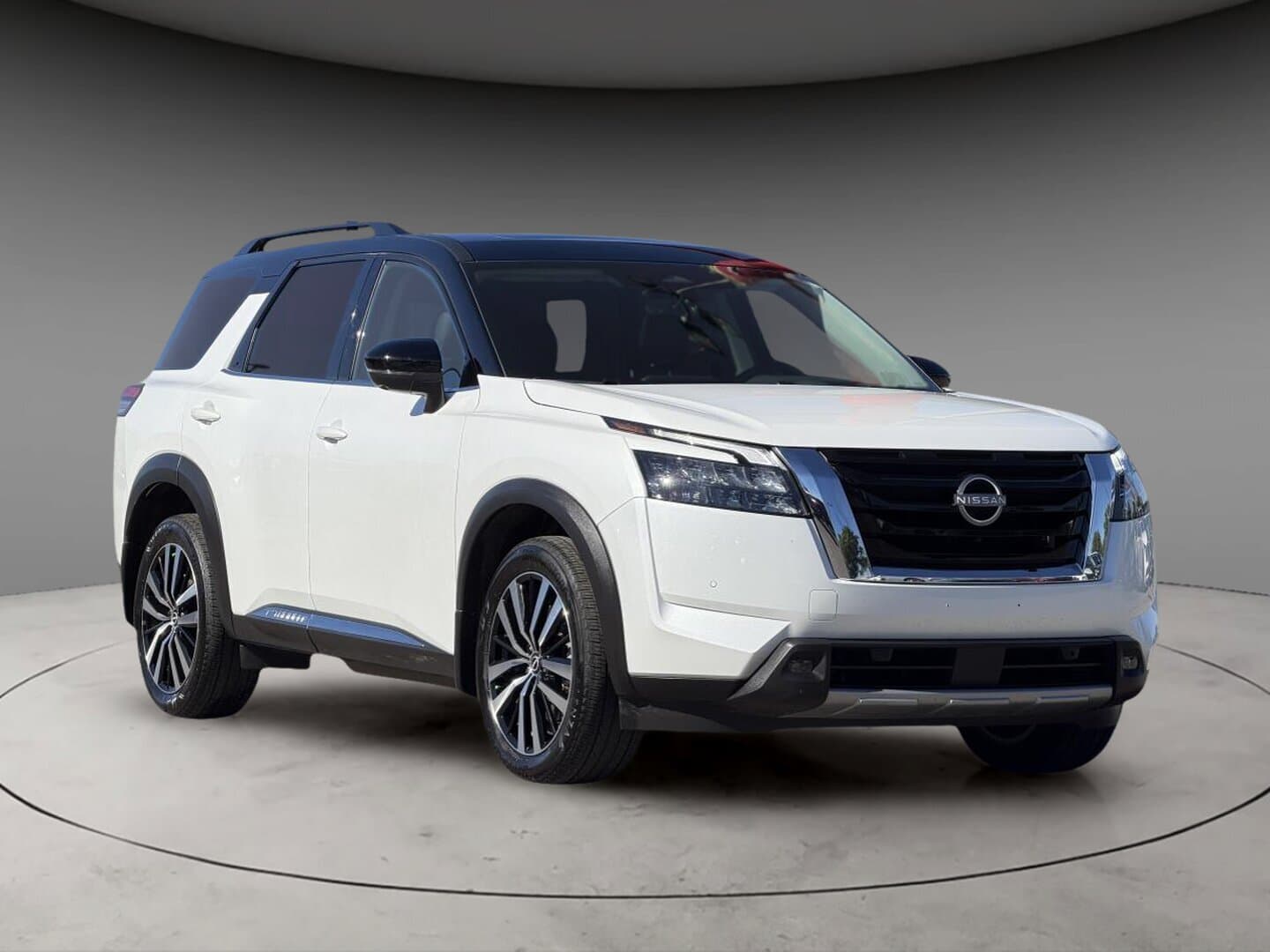 Nissan Pathfinder Platinum 4WD 2025 — photo 2