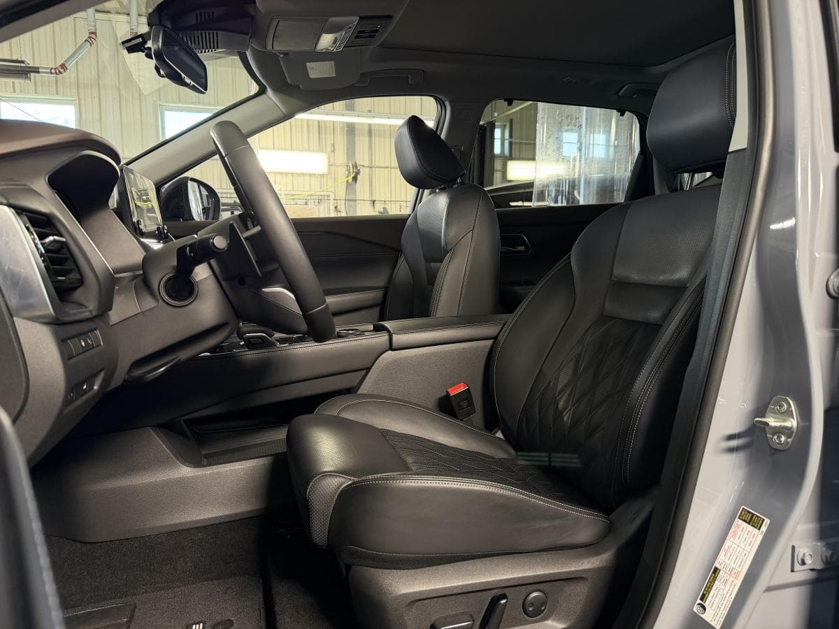 Nissan Rogue AWD Platinum 2021 — photo 10