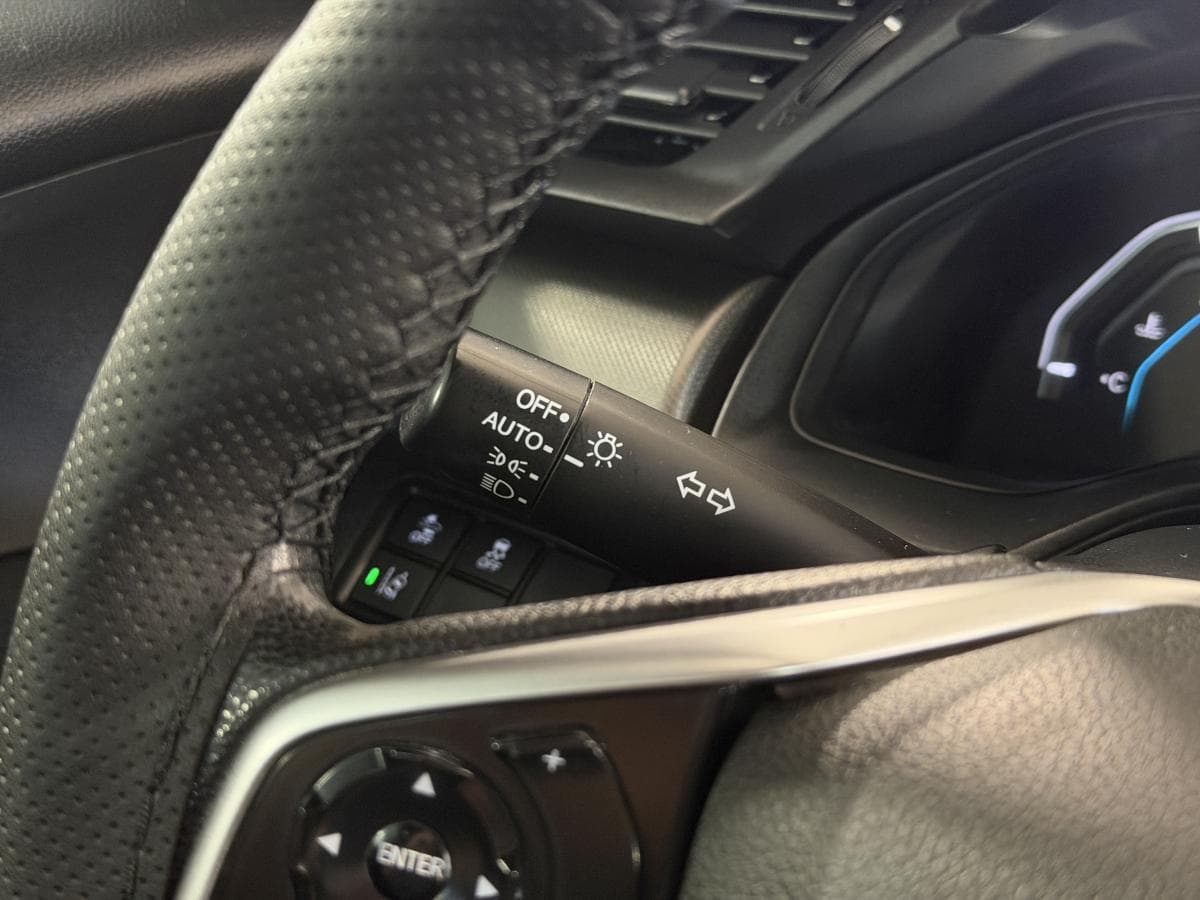 Honda Civic LX CVT Coupe 2020 — photo 16