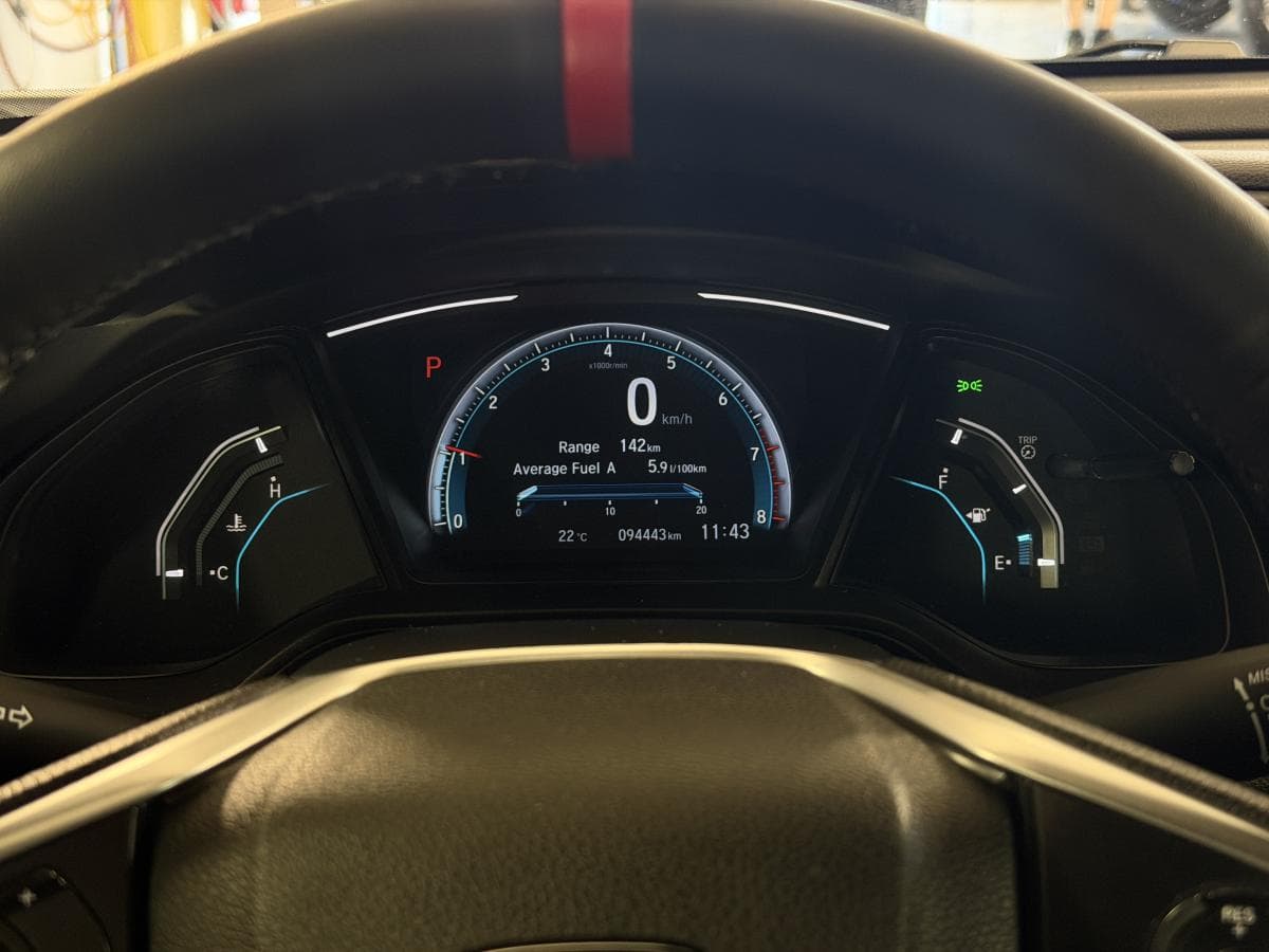 Honda Civic LX CVT Coupe 2020 — photo 17