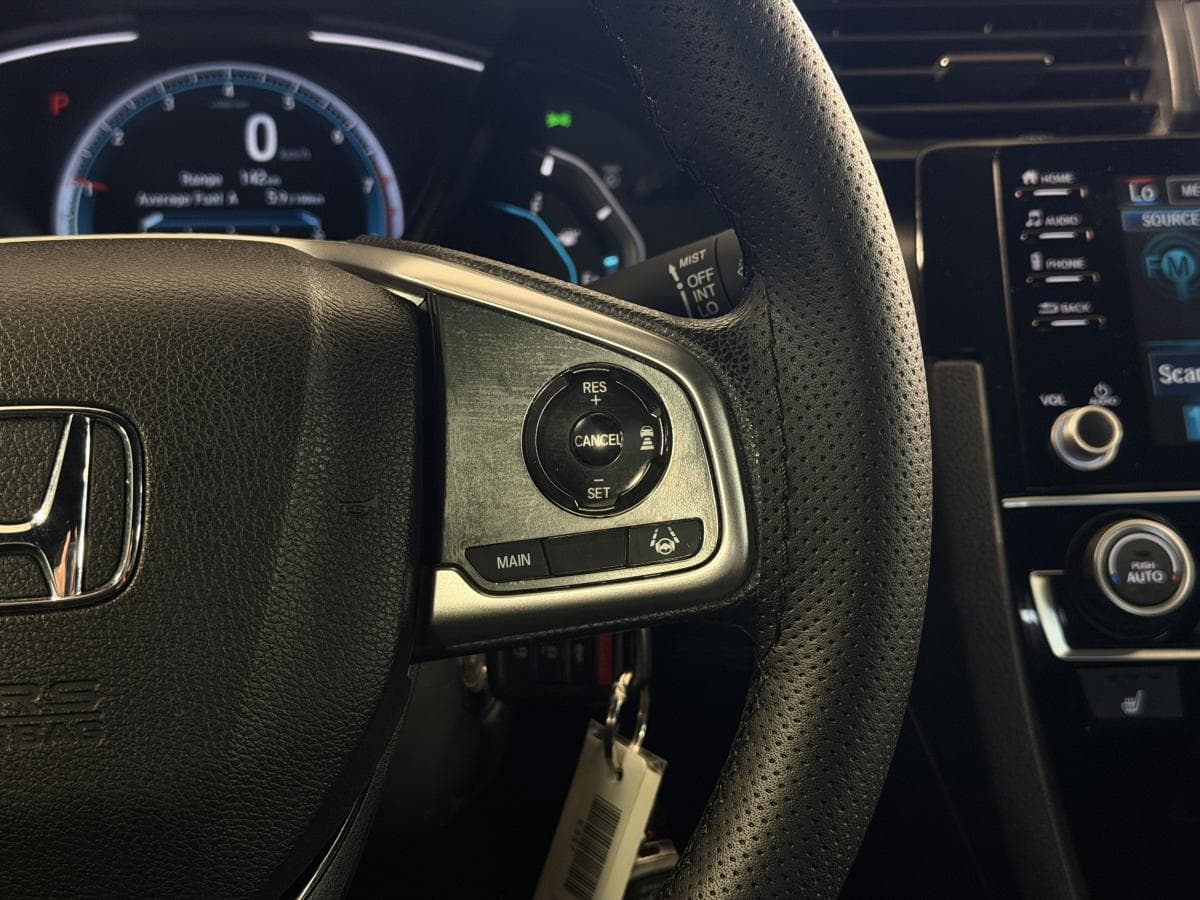 Honda Civic LX CVT Coupe 2020 — photo 18