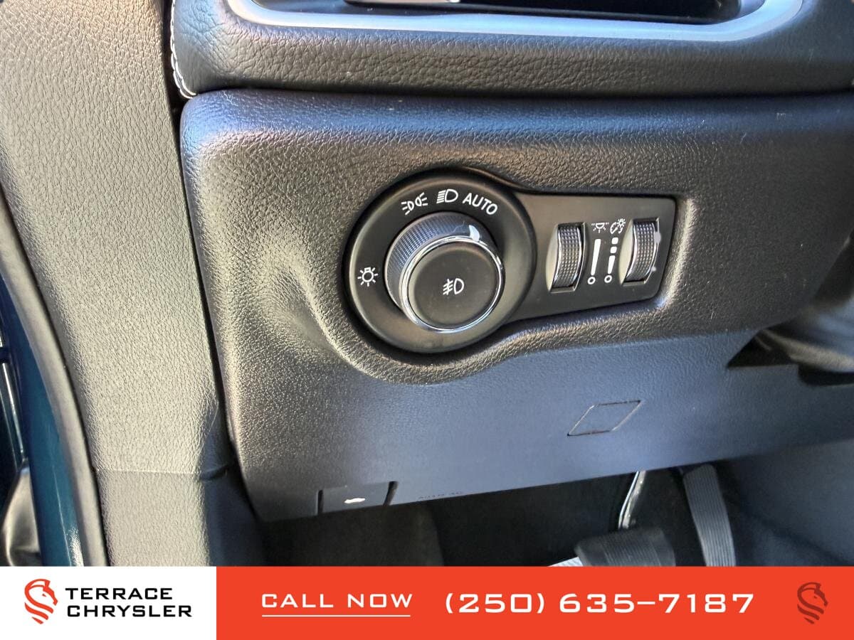 Chrysler Pacifica Touring AWD 2022 — photo 12