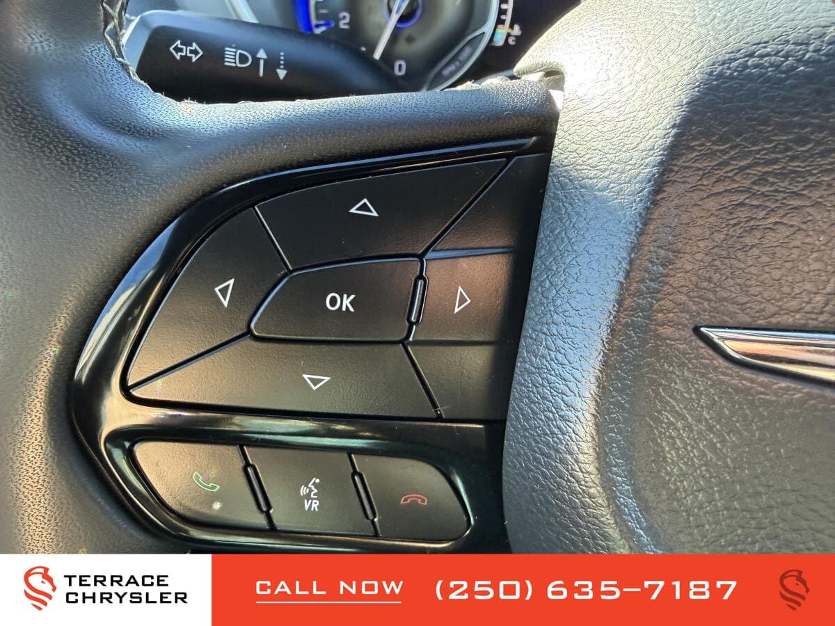 Chrysler Pacifica Touring AWD 2022 — photo 16