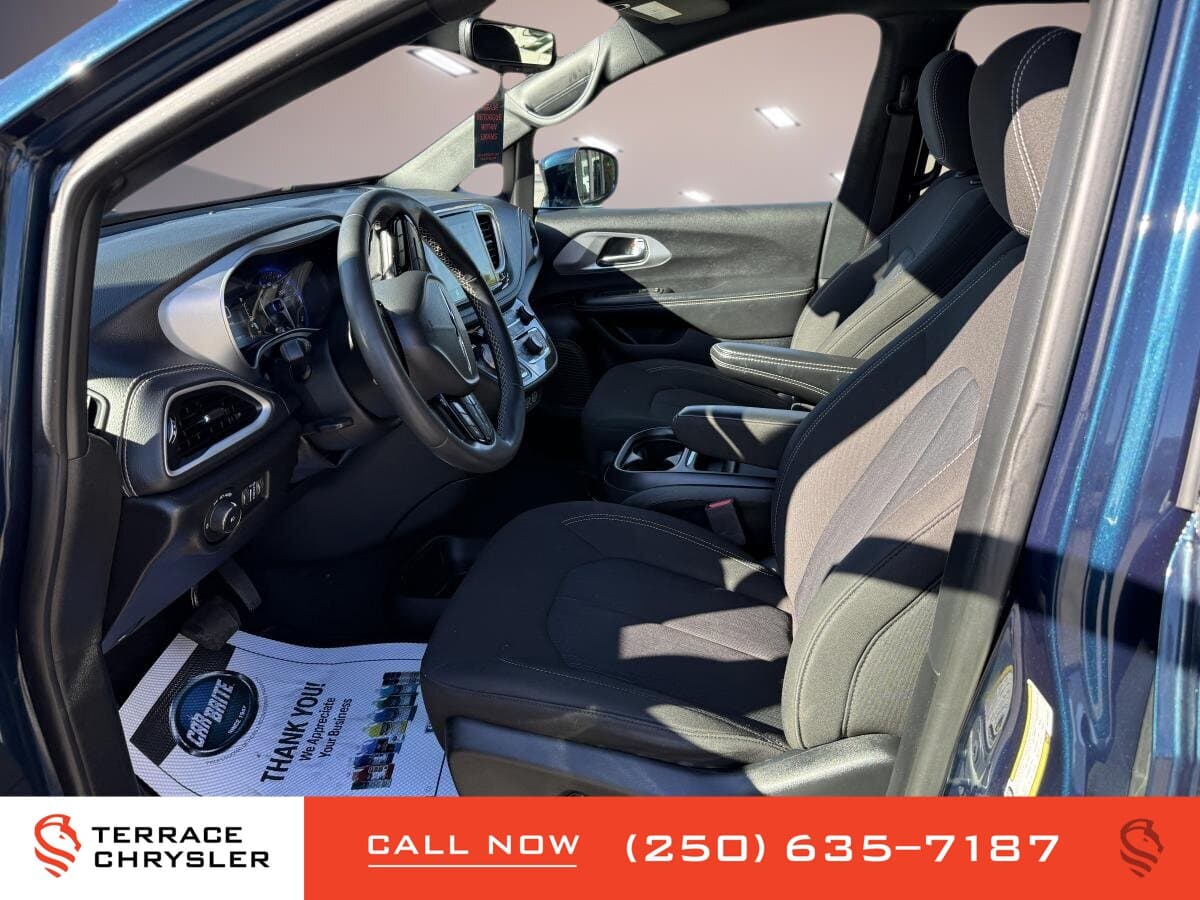 Chrysler Pacifica Touring AWD 2022 — photo 9