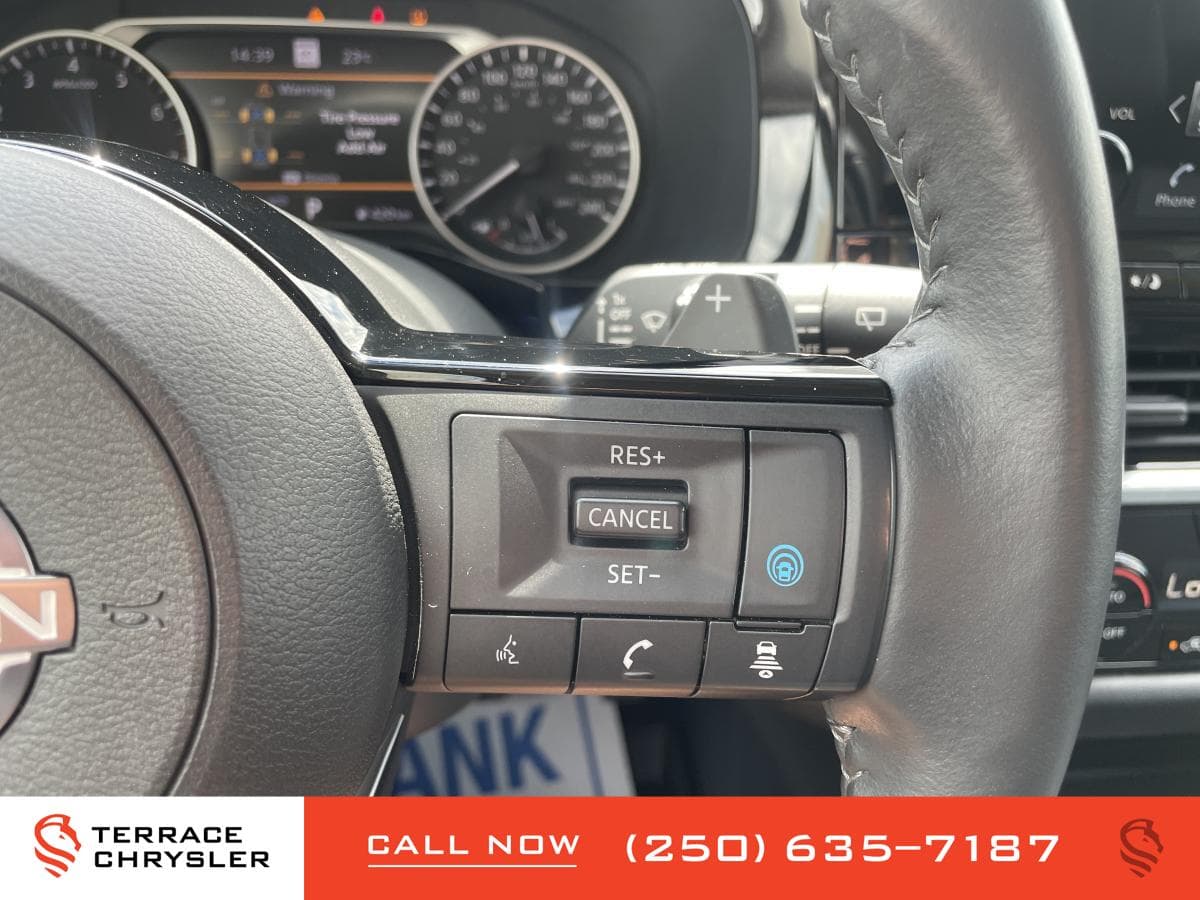 Nissan Pathfinder SL 4WD 2022 — photo 16