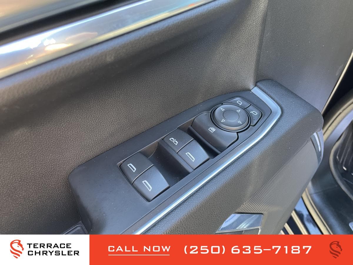 GMC Sierra 1500 Crew Cab Standard Box 4-Wheel Drive Elevation 2023 — photo 12
