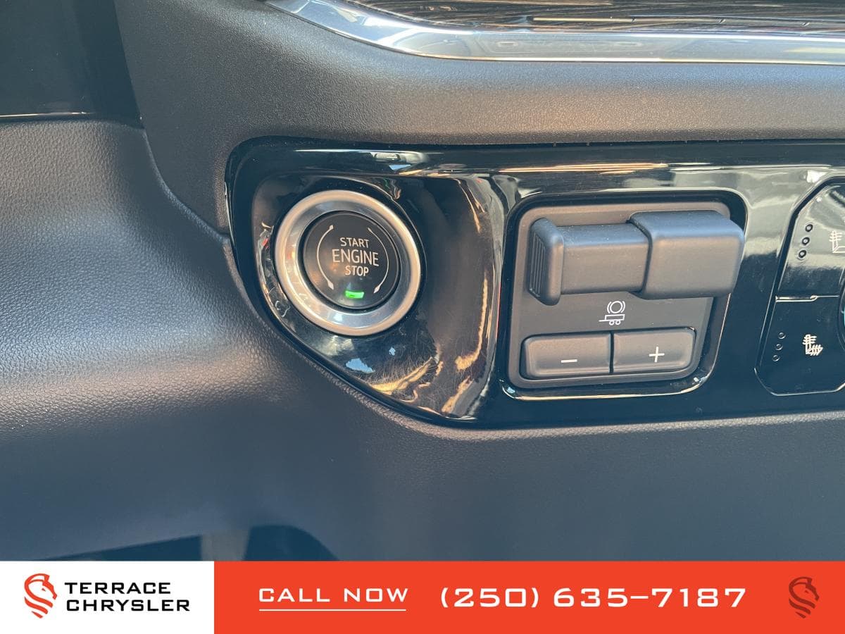 GMC Sierra 1500 Crew Cab Standard Box 4-Wheel Drive Elevation 2023 — photo 18