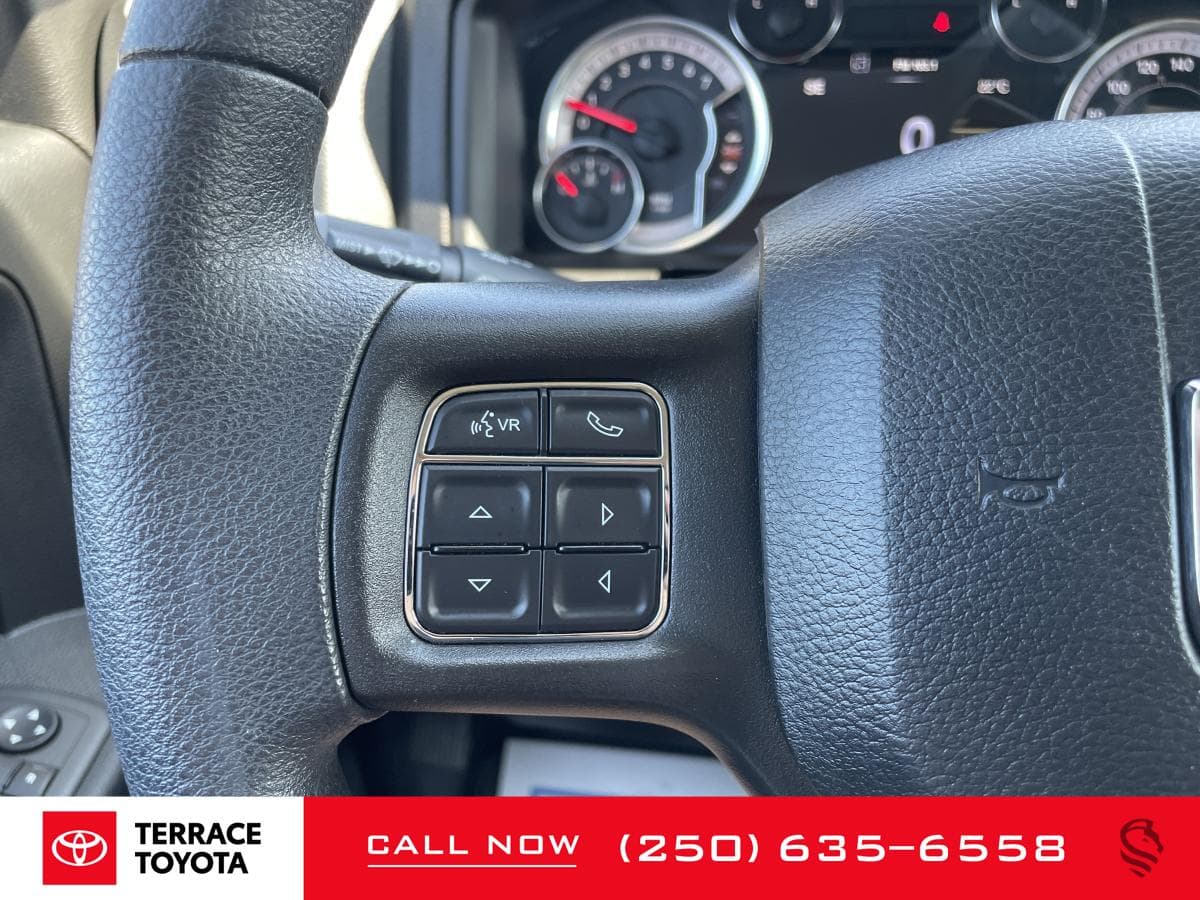RAM 1500 Classic Express 4x4 Crew Cab 5'7" Box 2022 — photo 14