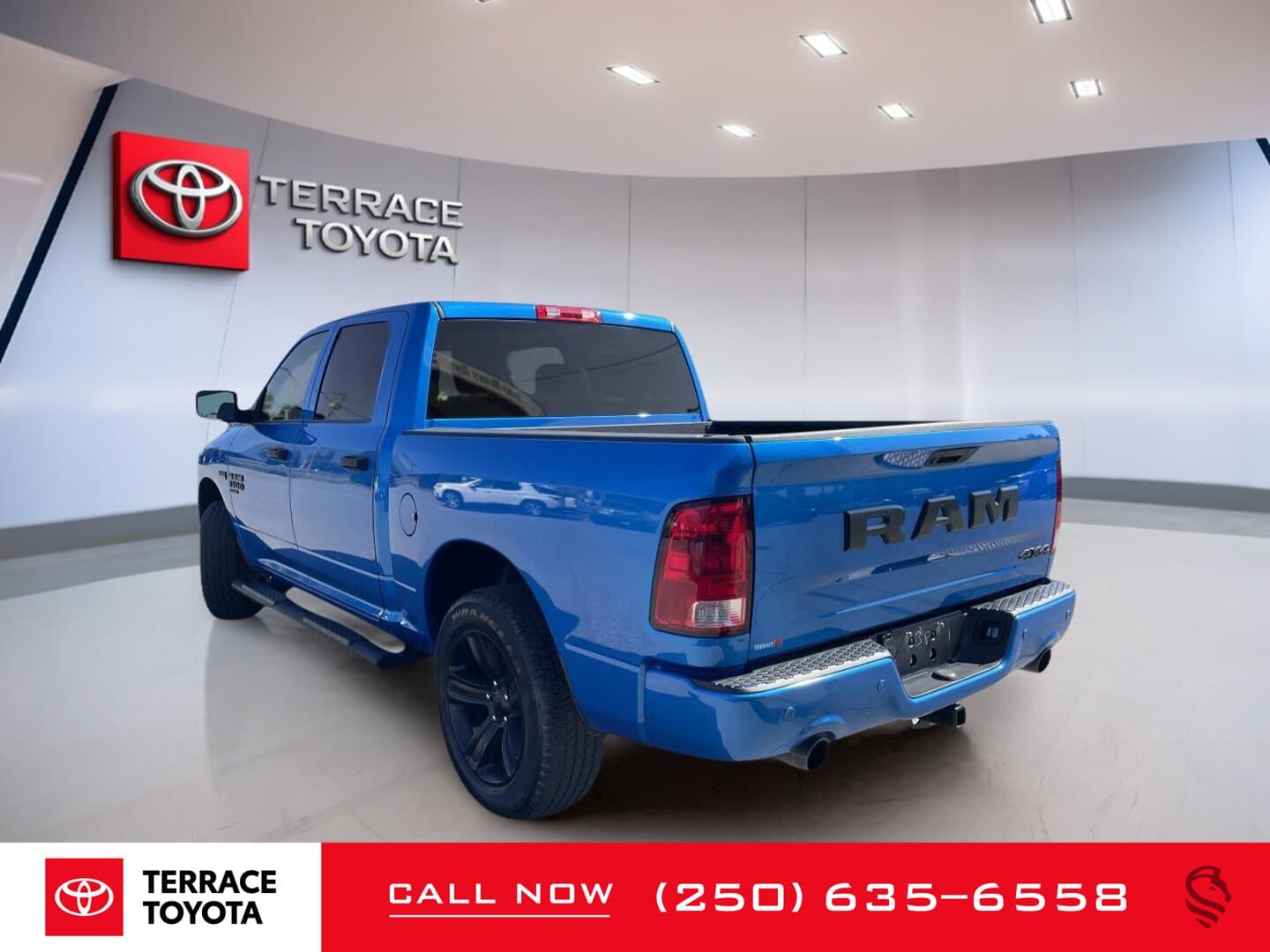 RAM 1500 Classic Express 4x4 Crew Cab 5'7" Box 2022 — photo 4