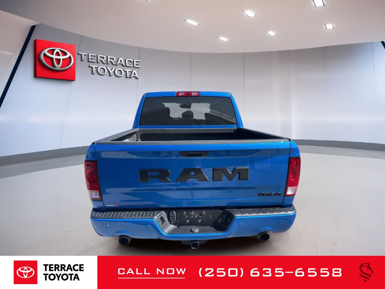 RAM 1500 Classic Express 4x4 Crew Cab 5'7" Box 2022 — photo 5