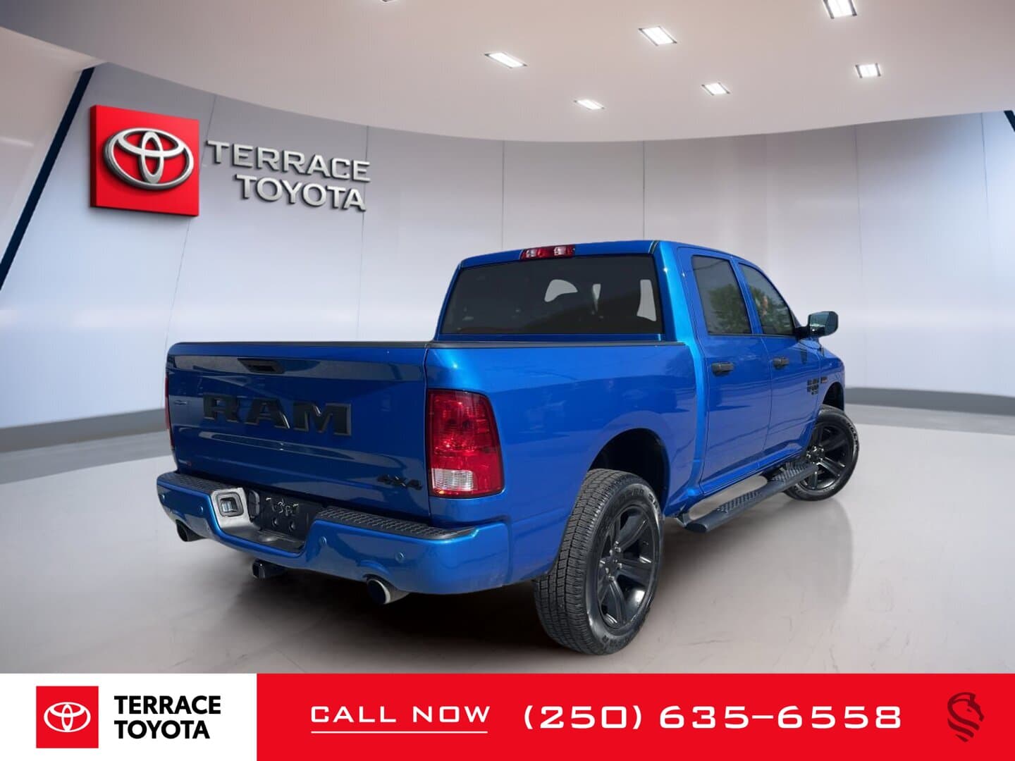 RAM 1500 Classic Express 4x4 Crew Cab 5'7" Box 2022 — photo 6