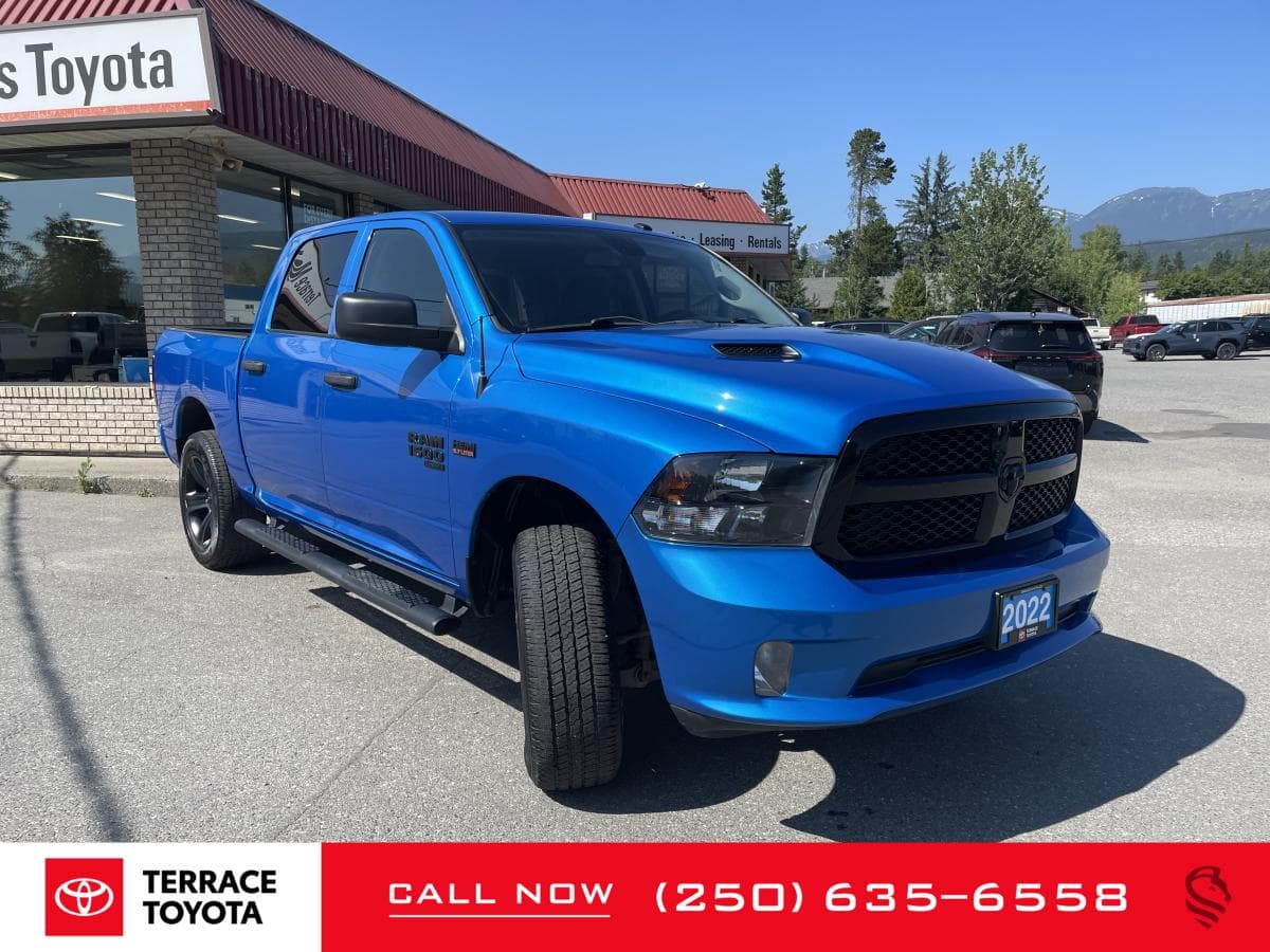 RAM 1500 Classic Express 4x4 Crew Cab 5'7" Box 2022 — photo 8