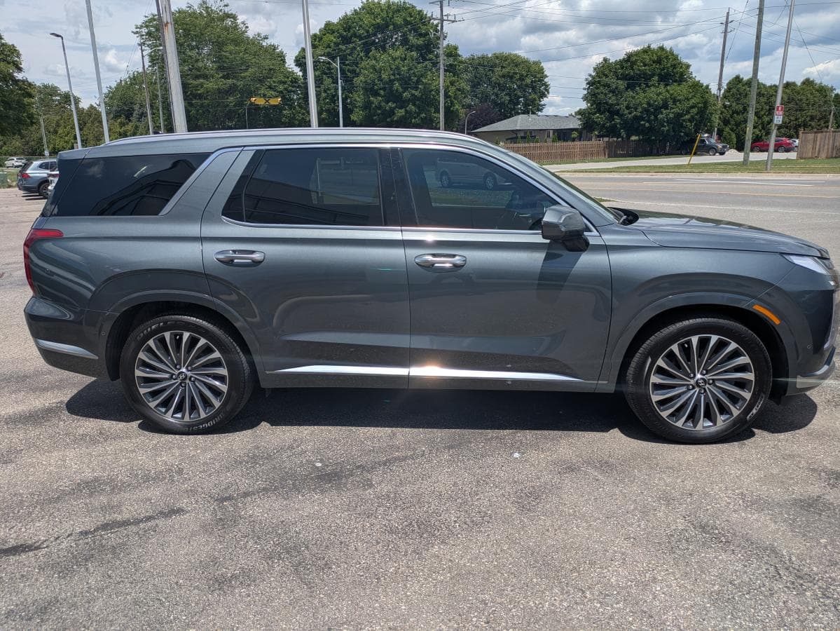 Hyundai Palisade Ultimate Calligraphy 7-Passenger AWD 2025 — photo 4