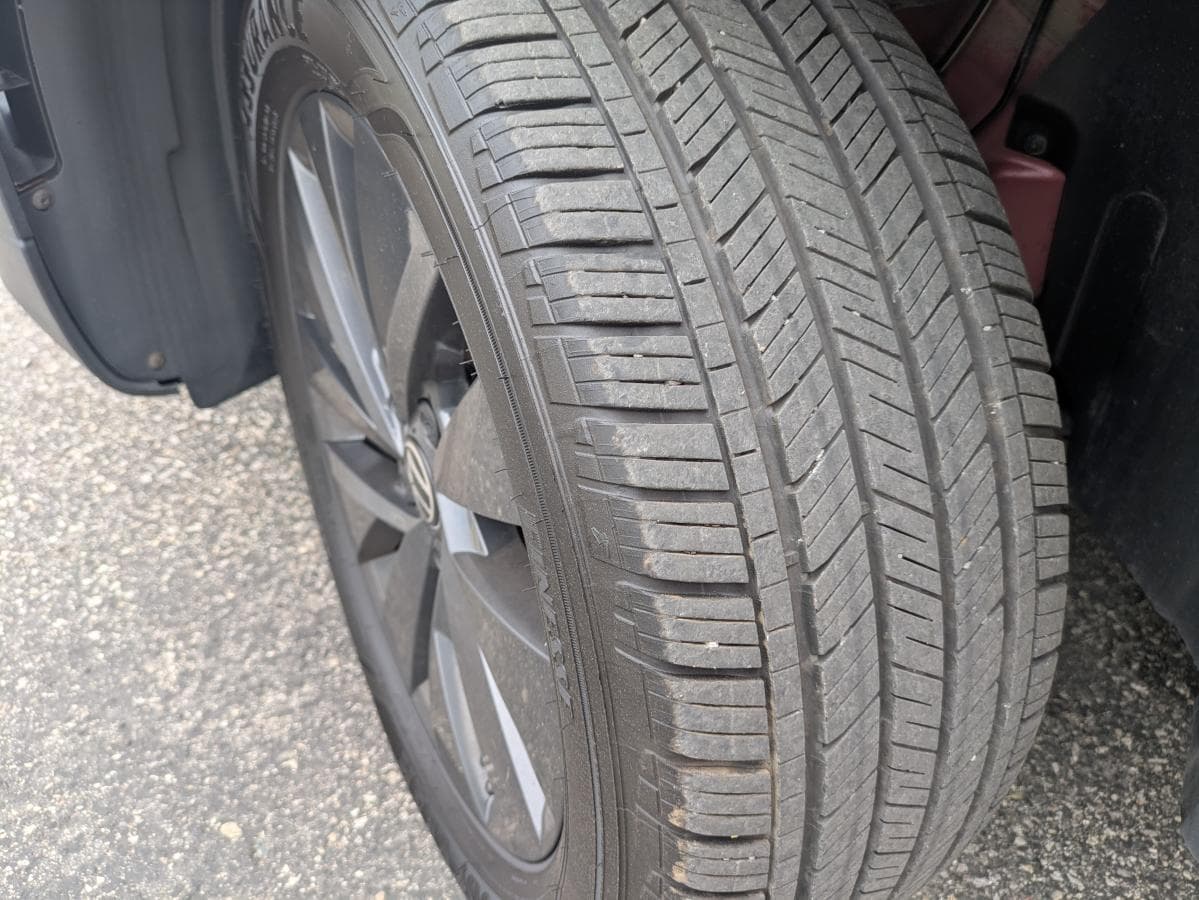 Volkswagen Taos Comfortline-New Brake Pad, New Brake Rotors 2023 — photo 10