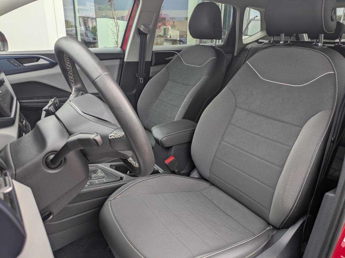 Volkswagen Taos Comfortline-New Brake Pad, New Brake Rotors 2023 — photo 12