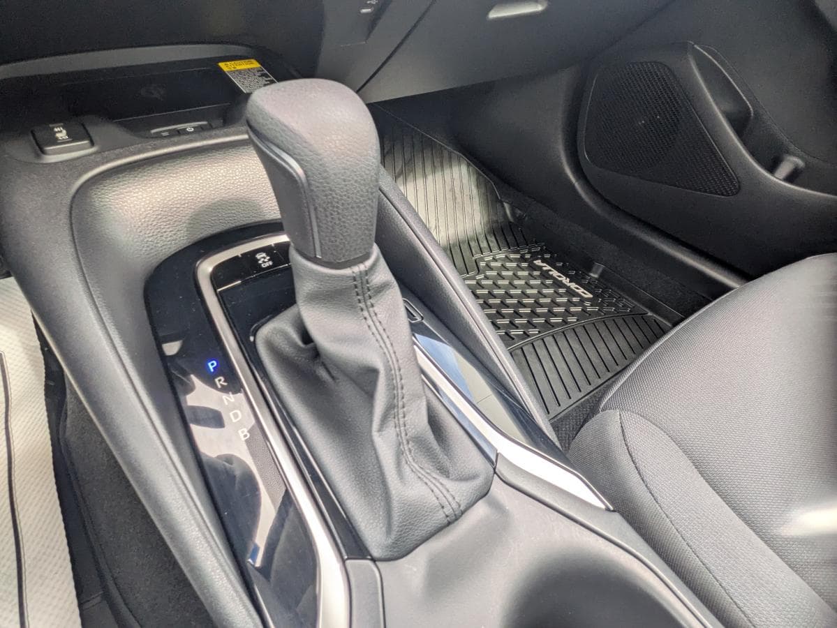 Toyota Corolla LE CVT 2024 — photo 19