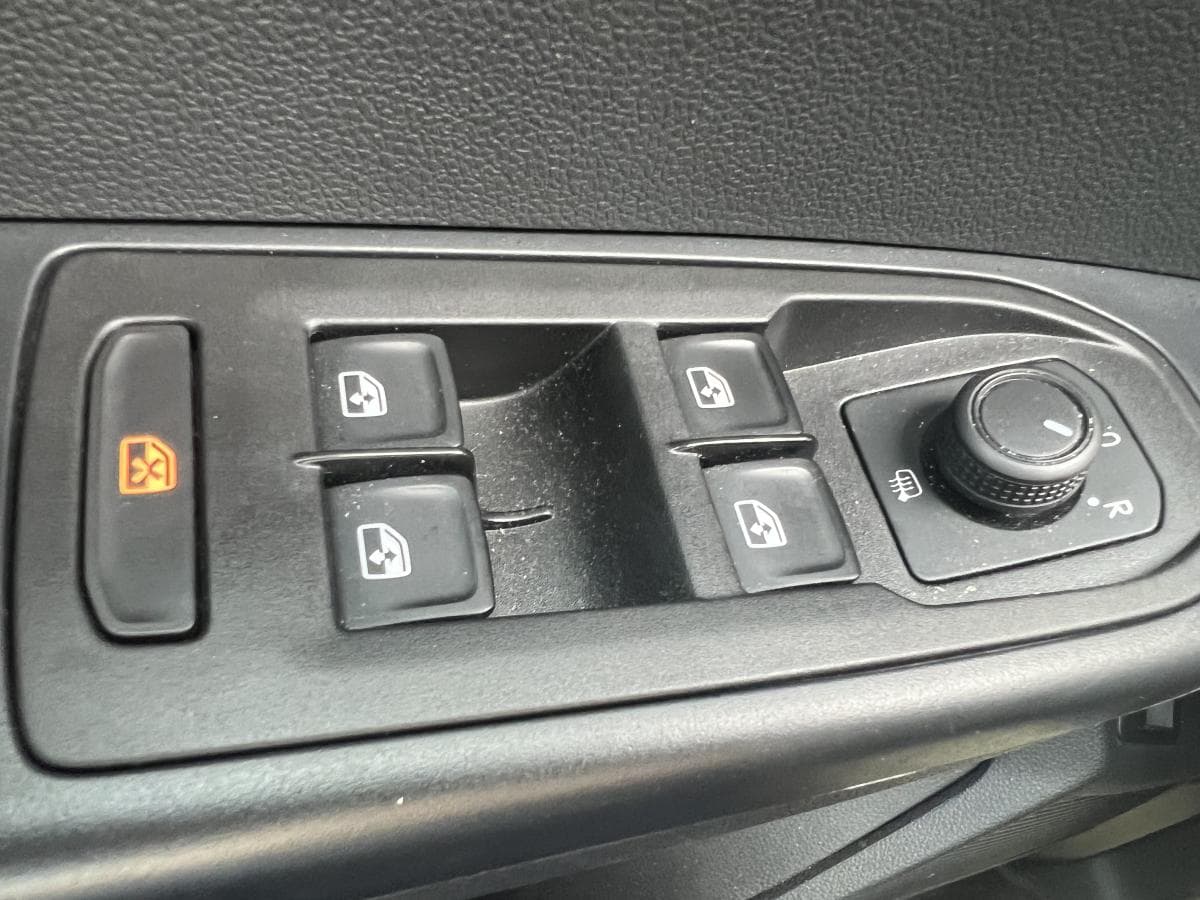 Volkswagen Taos Comfortline-Condition Like New! 2024 — photo 10