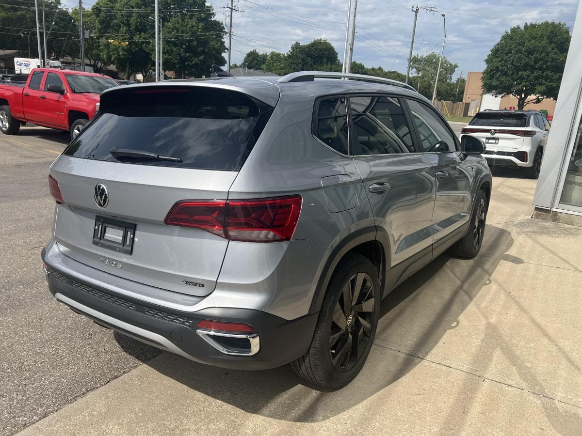 Volkswagen Taos Comfortline-Condition Like New! 2024 — photo 4