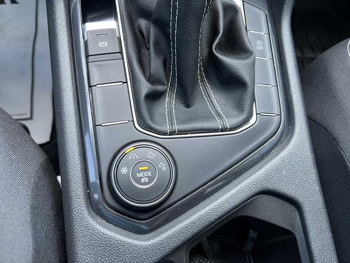 Volkswagen Tiguan Trendline 4MOTION 2023 — photo 12