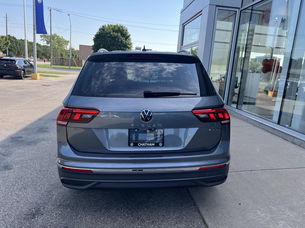 Volkswagen Tiguan Trendline 4MOTION 2023 — photo 4