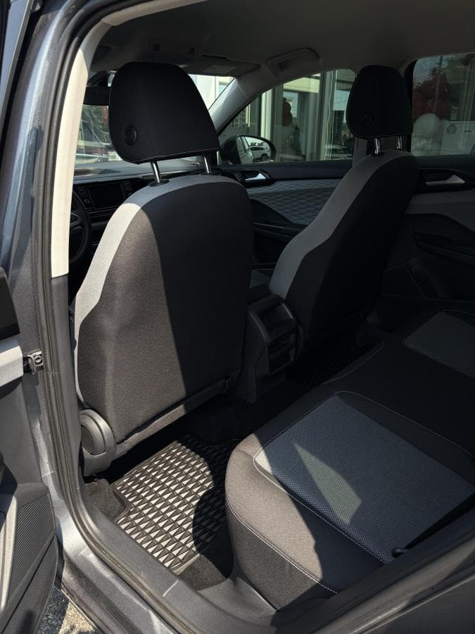 Volkswagen Taos Trendline 2023 — photo 11