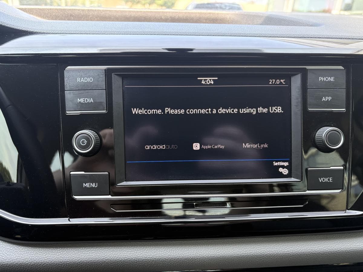 Volkswagen Taos Trendline 2023 — photo 17