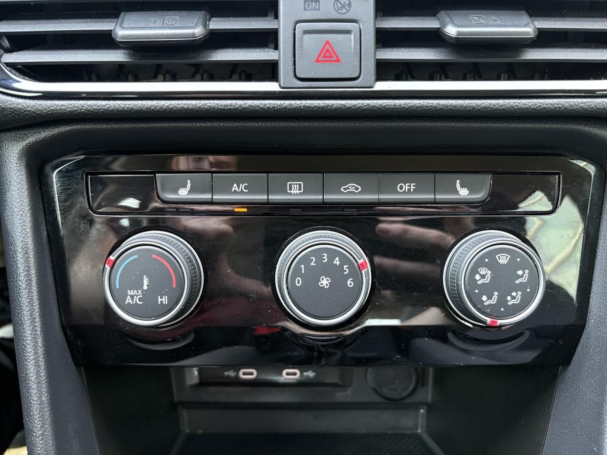 Volkswagen Taos Trendline 2023 — photo 18