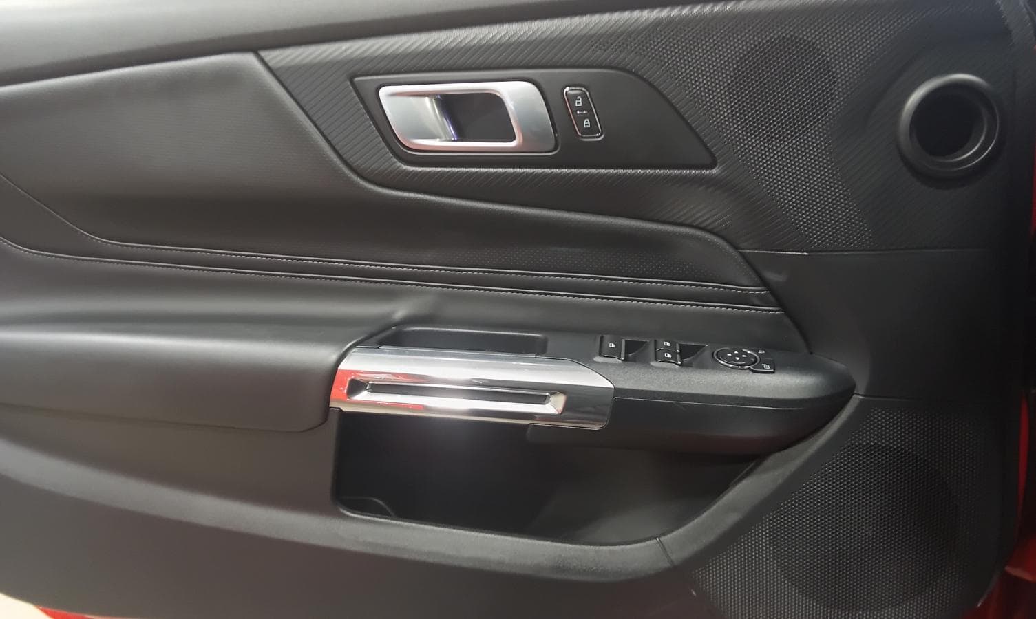 Ford Mustang ECOBOOST CONVERTIBLE *TURBO *BIZONE *CUIR *CAM&Eacute;RA *APPLE CAR PLAY/ANDROID AUTO 2025 — photo 19