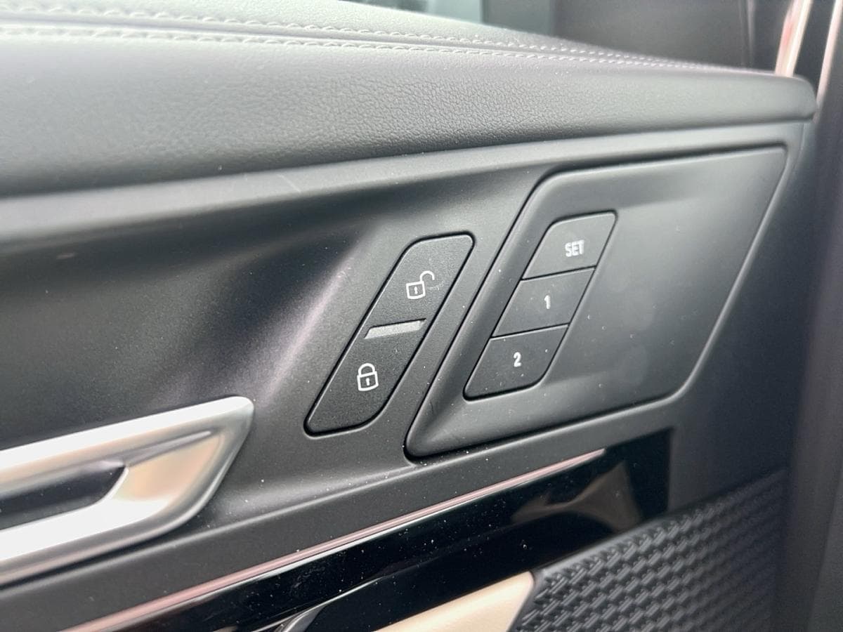 BMW X1 xDrive28i *CUIR *TOIT *CAMERA *CARPLAY *VOLANT/SI&Egrave;GES CHAUFFANTS *SI&Egrave;GES M&Eacute;MOIRE 2025 — photo 19