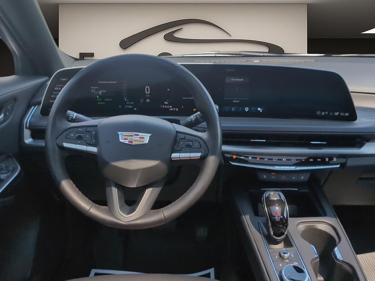 Cadillac XT4 PREMIUM LUXURY * AWD * CUIR * TOIT * BI-ZONE * VOLANT CHAUFF * 2025 — photo 5