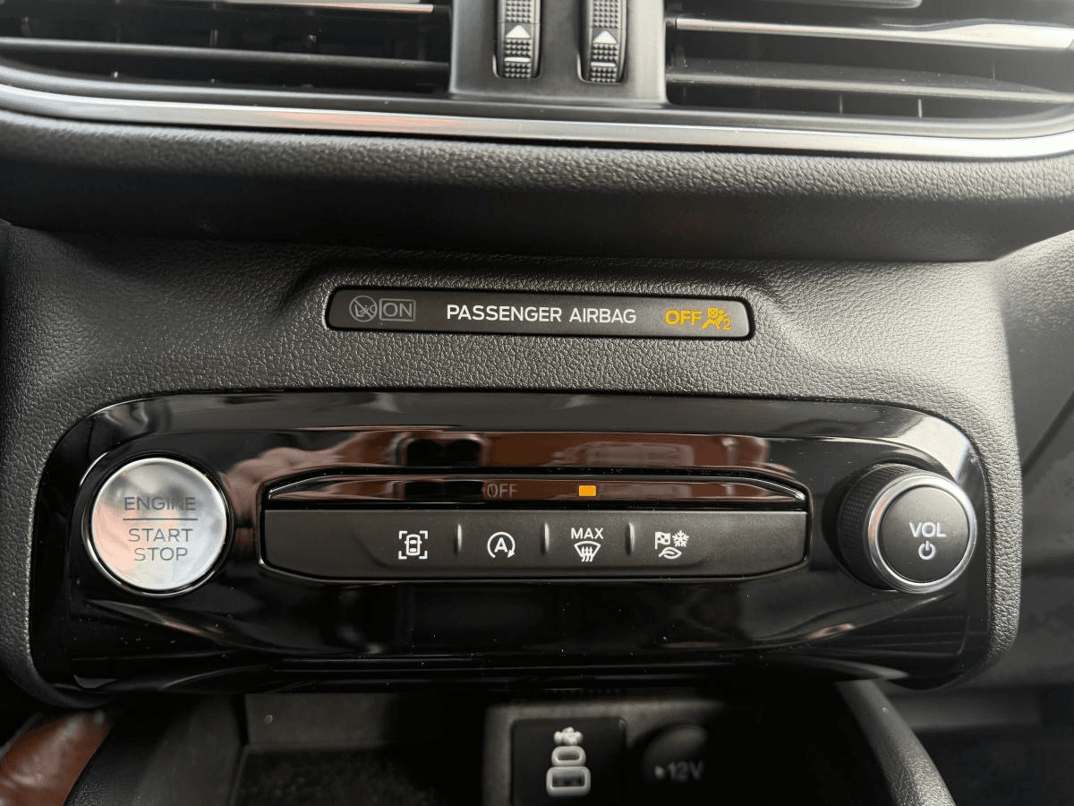 Ford Escape Platinum TI 2025 — photo 17