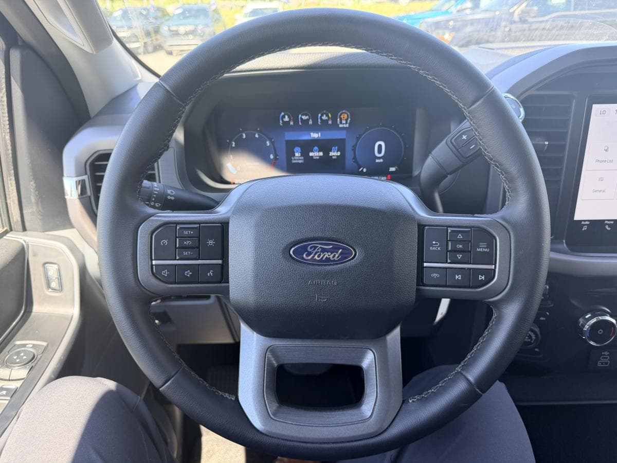 Ford F-150 XLT cabine SuperCrew 4x4 Bo&icirc;te de 5,5 pi - MARCHE-PIEDS - 6 PLACES - 3,5L ECOBOOST 2025 — photo 17