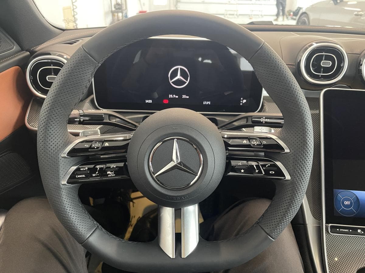Mercedes-Benz C 300 2026 — photo 16