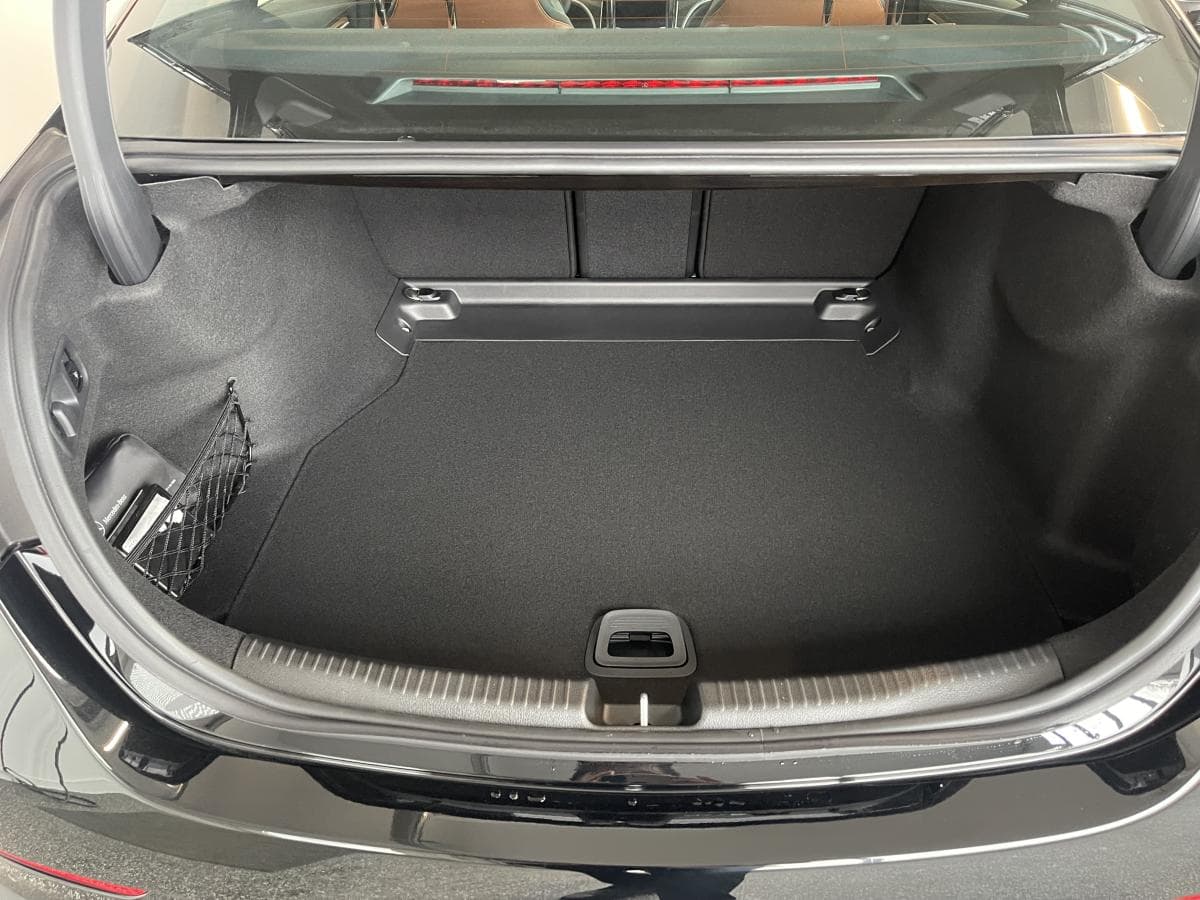 Mercedes-Benz C 300 2026 — photo 7