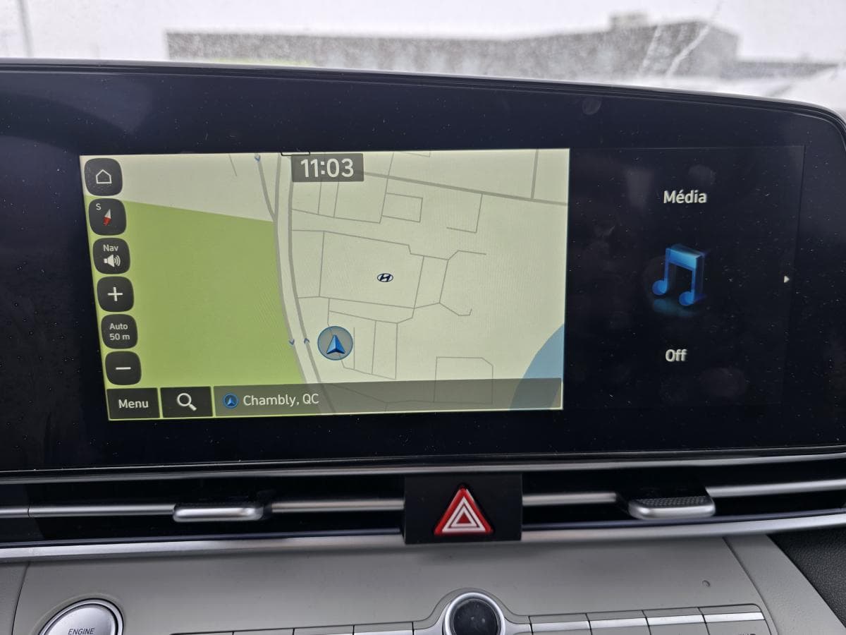 Hyundai Elantra Luxury IVT w/Two-Tone Interior 2025 — photo 16